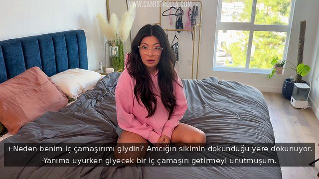 Yaramaz Sürtük Gizlice Boxerını Giydiği Üvey Erkek Kardeşiyle Sikişirken Çıldırıyor